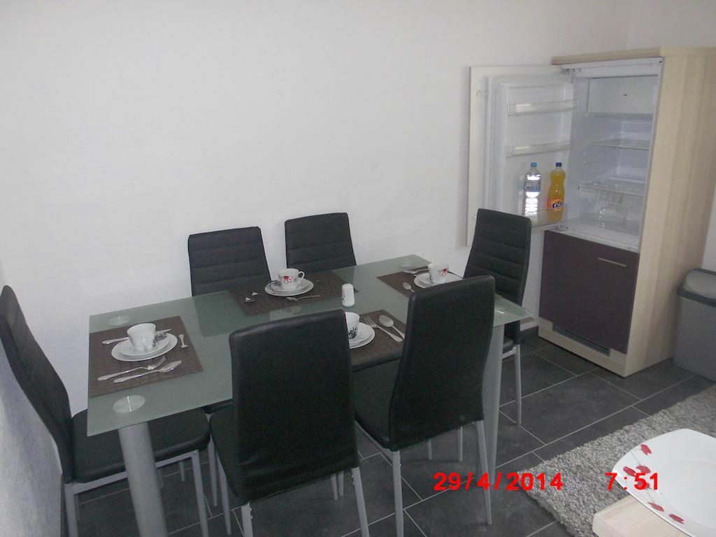 Frankfurt Airport & Fair Apartment Kelsterbach Værelse billede